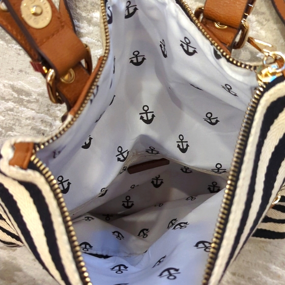 Crossbody Bag - Picture 5 of 5